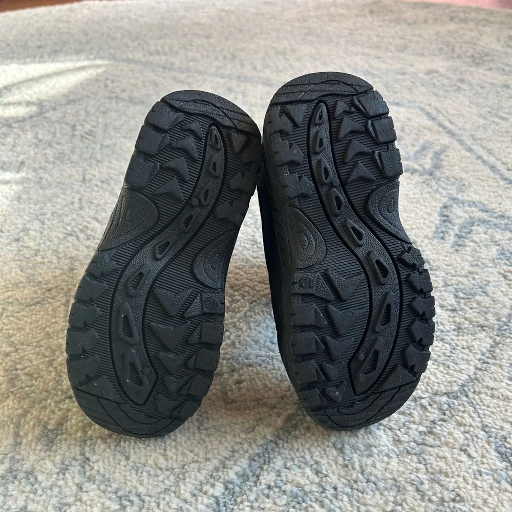 Toddler Boys Black & Green Snow Boots size 12